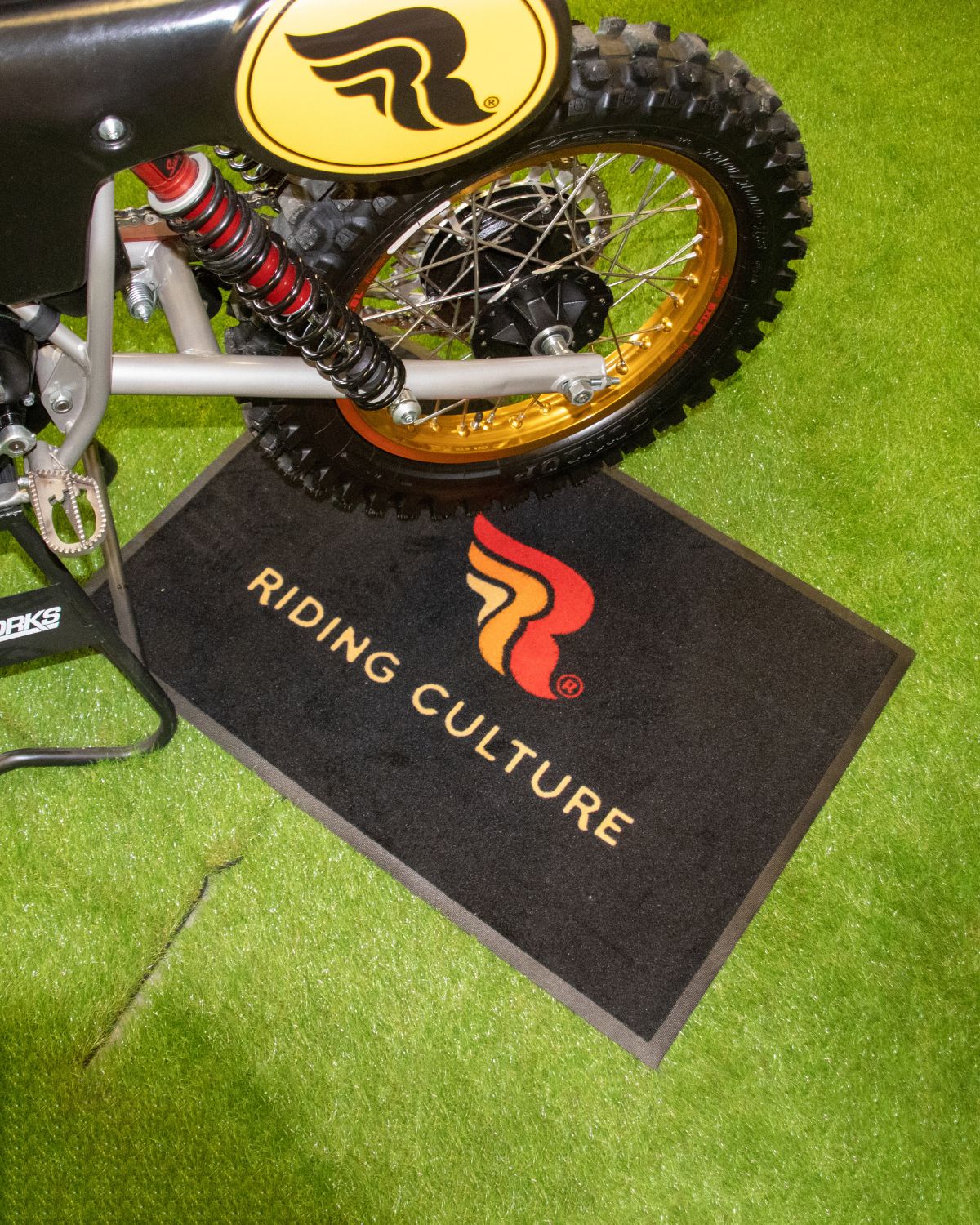 RIDING CULTURE Mat